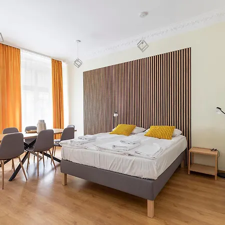 Adm Polwiejska 16 דירה